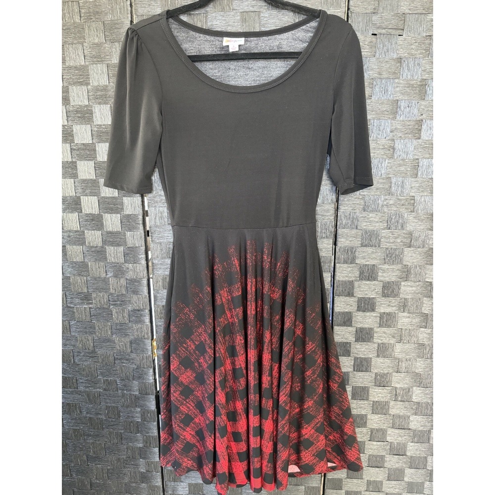 LuLaRoe Nicole Dress Size Small Black Top Red Plaid Bottom Pullover Half Sleeve